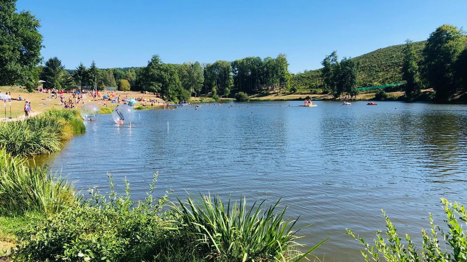 Gite Au Bord Du Lac contacts